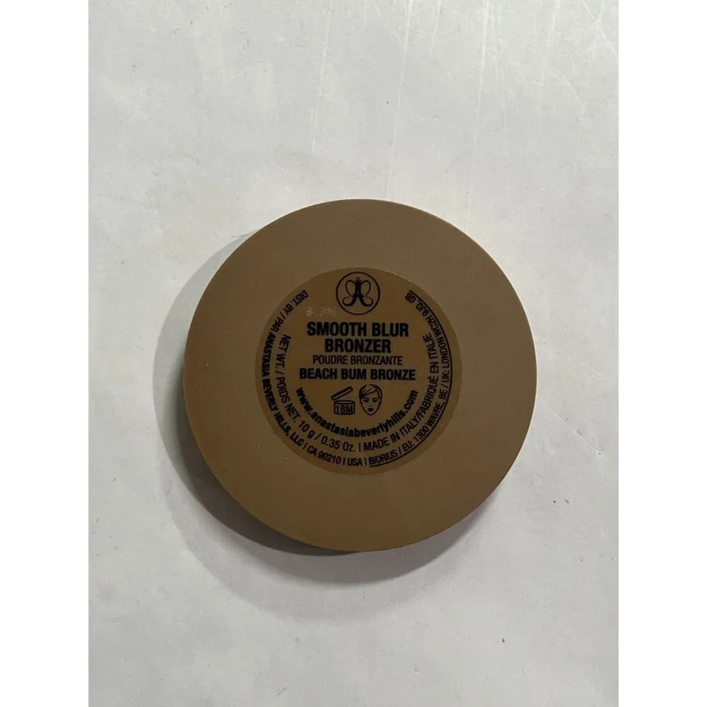 Anastasia Beverly Hills Smooth Blur Bronzer in Beach Bum Bronze